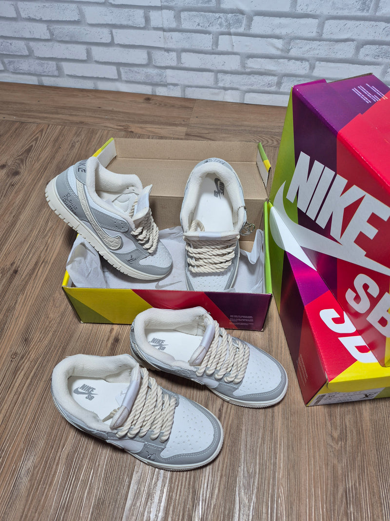 Tênis Nike Dunk Low Louis Vuitton Feminino