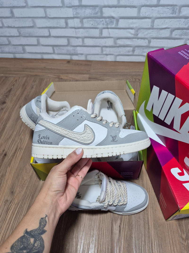 Tênis Nike Dunk Low Louis Vuitton Feminino
