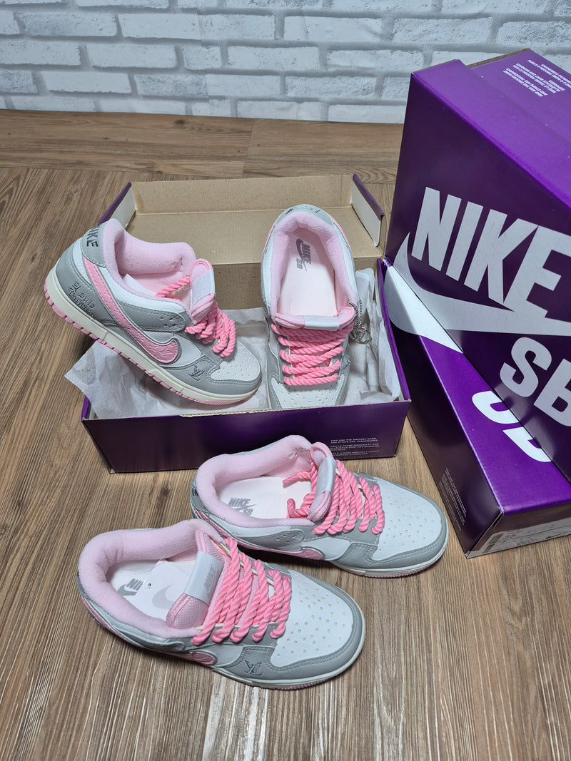 Tênis Nike Dunk Low Louis Vuitton Feminino