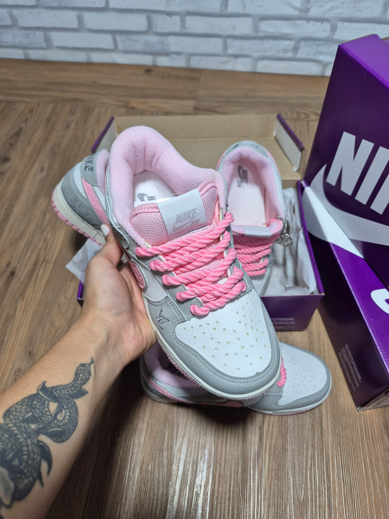 Tênis Nike Dunk Low Louis Vuitton Feminino