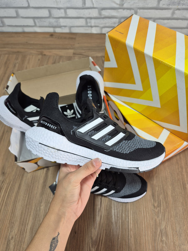 Tênis Adidas UltraBoost Unissex - 34 ao 43