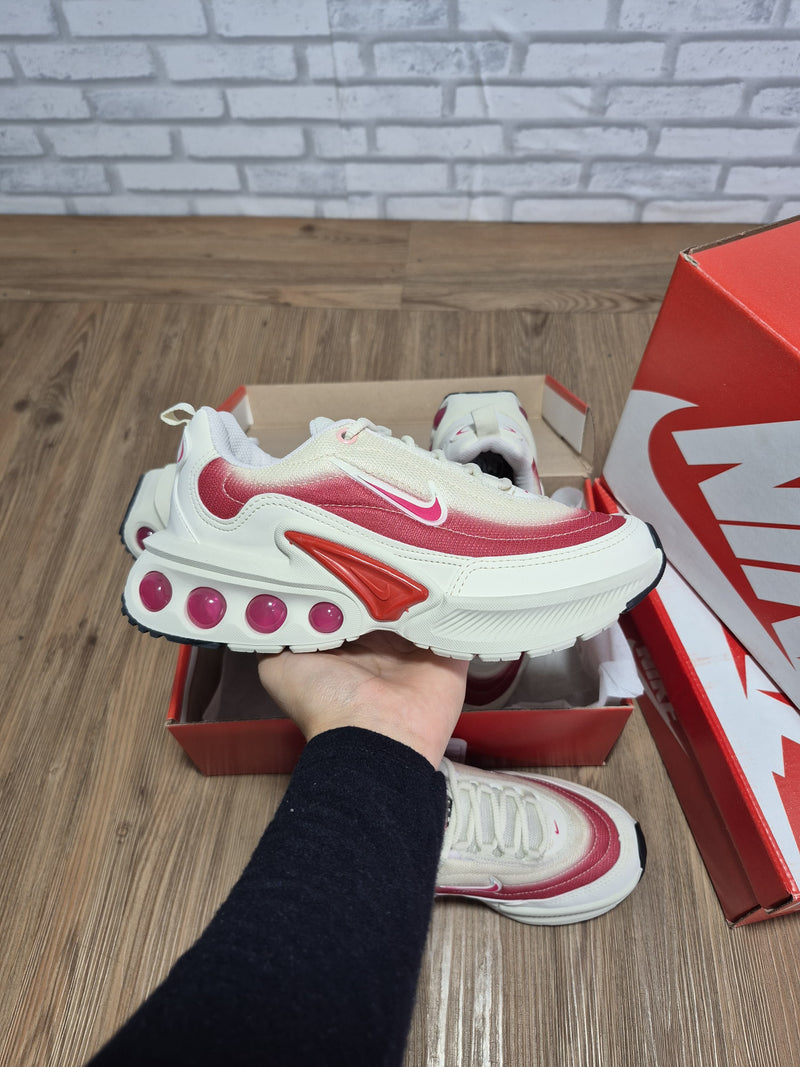 Tênis Nike Air Max DN Feminino