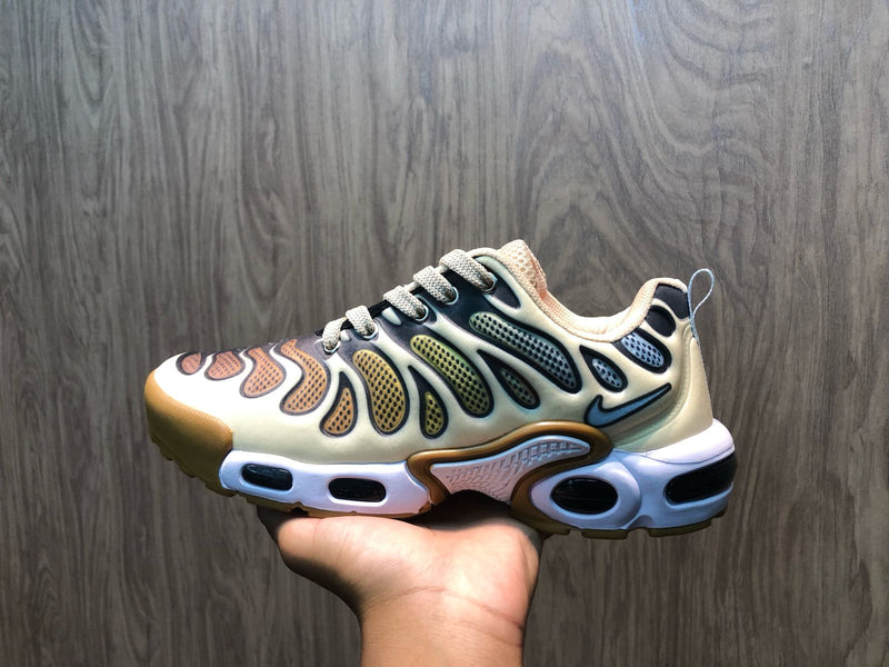 Tênis Nike Air Max Plus Drift