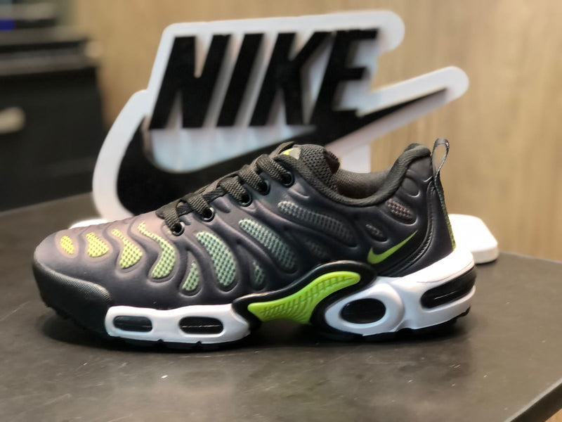 Tênis Nike Air Max Plus Drift