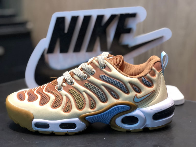 Tênis Nike Air Max Plus Drift