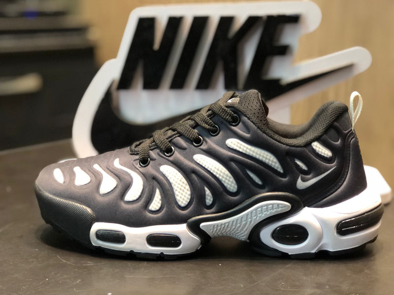 Tênis Nike Air Max Plus Drift