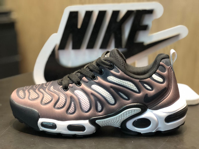 Tênis Nike Air Max Plus Drift