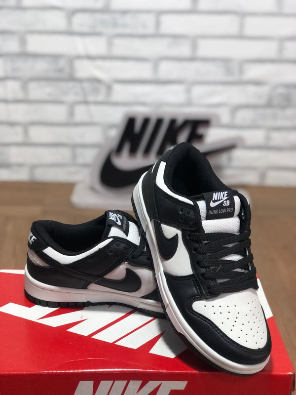 Tênis Nike Dunk Low Pro