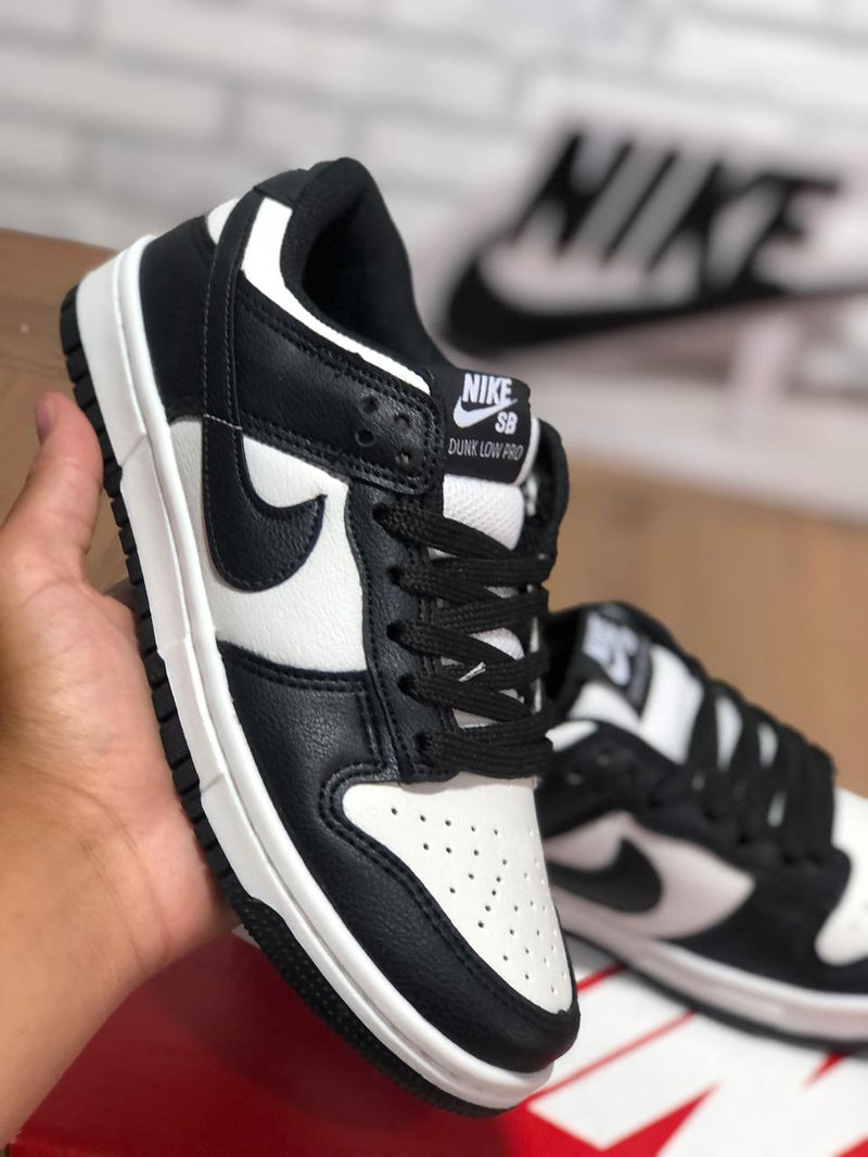 Tênis Nike Dunk Low Pro