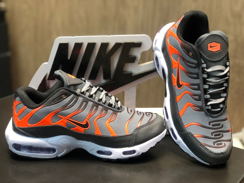 Tênis Nike TN Plus 900