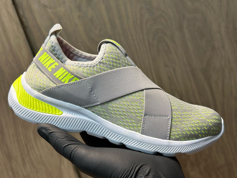 Tênis Nike Zoom Elástico Feminino