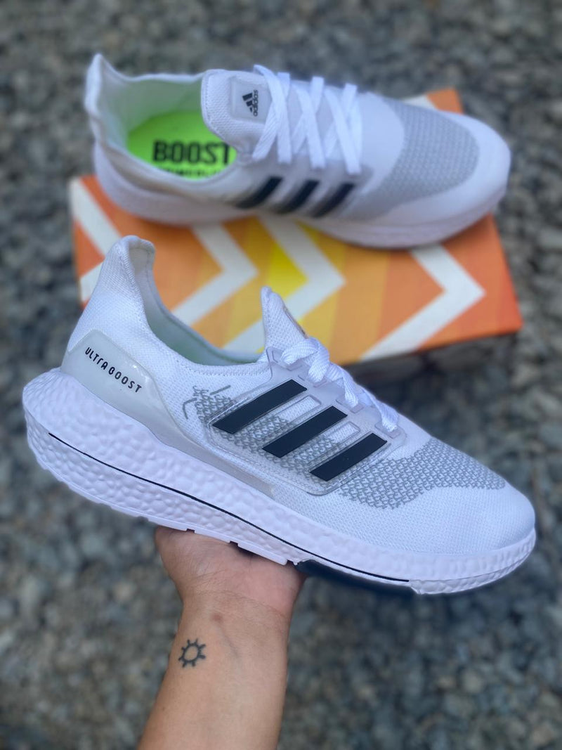 Tênis Adidas UltraBoost Masculino