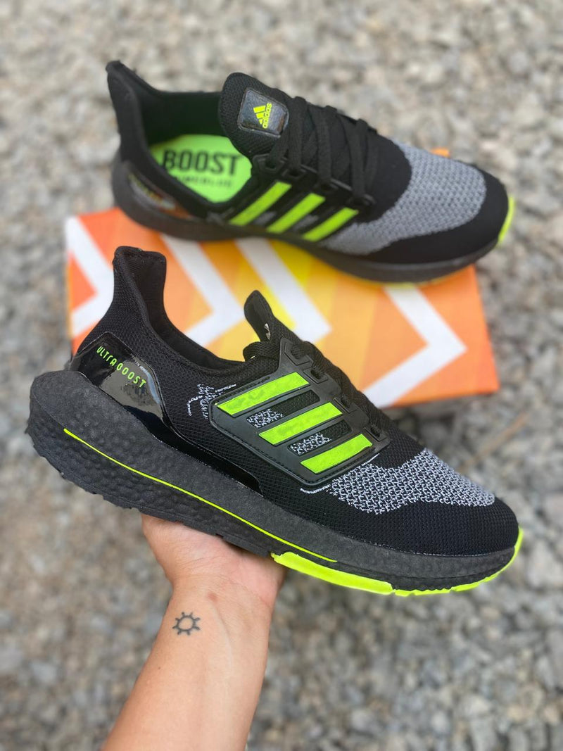 Tênis Adidas UltraBoost Masculino