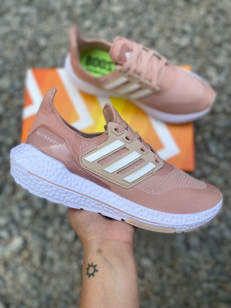 Tênis Adidas UltraBoost Feminino