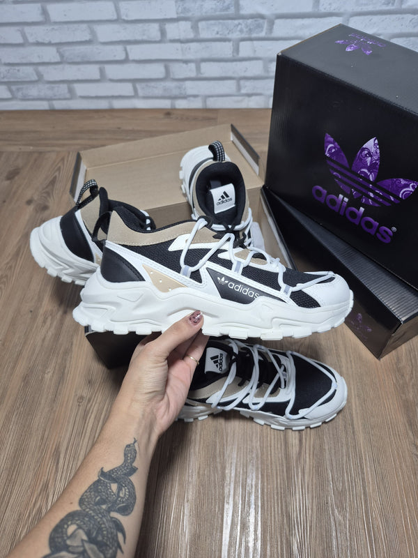Tênis Adidas Urban Two Pro