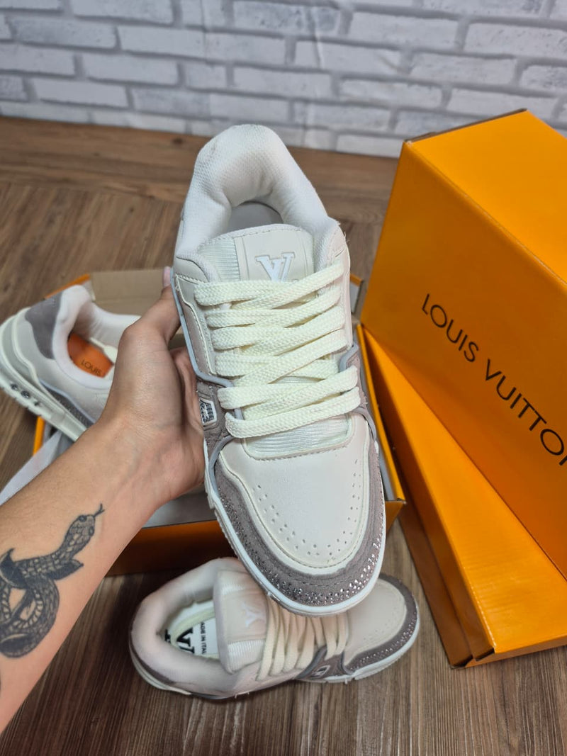 Tênis Lançamento Louis Vuitton LV Trainer Cravejado