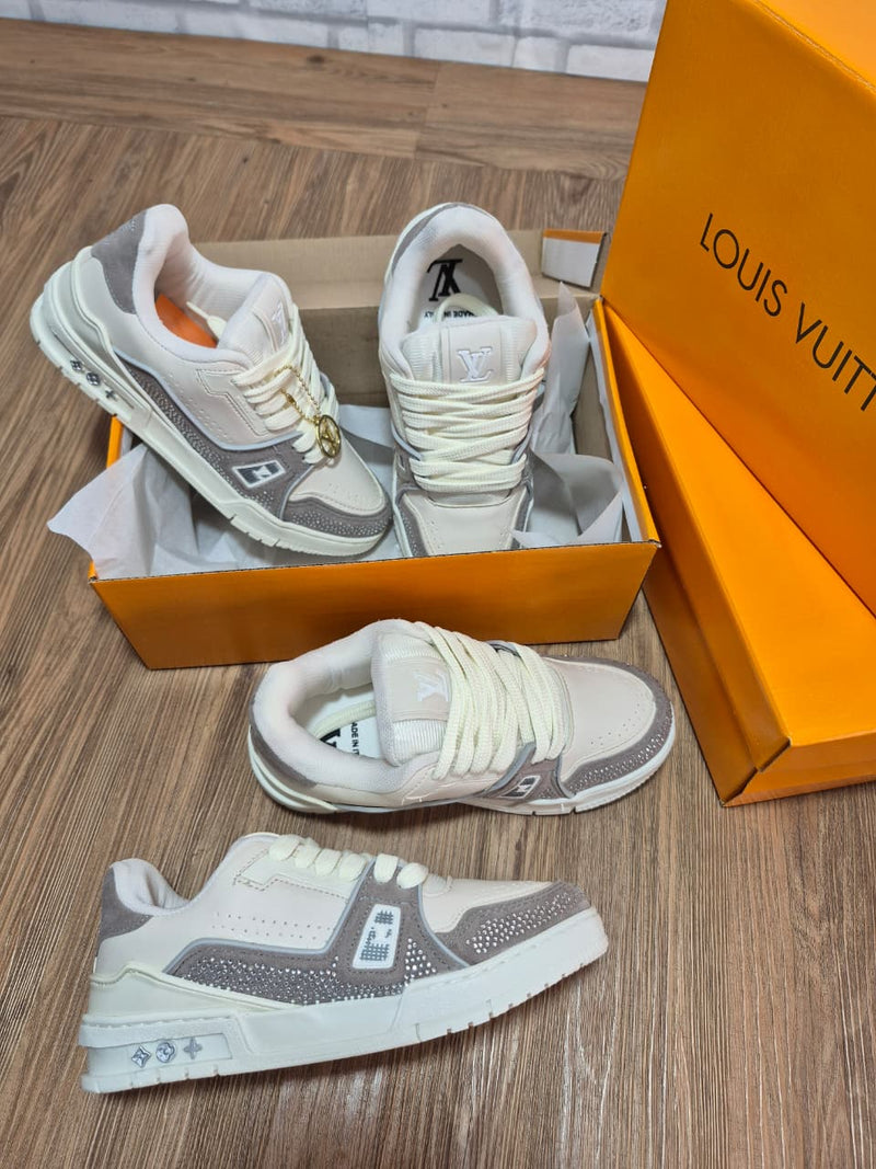Tênis Lançamento Louis Vuitton LV Trainer Cravejado