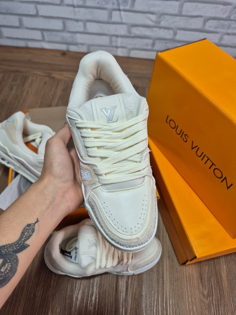 Tênis Lançamento Louis Vuitton LV Trainer Cravejado