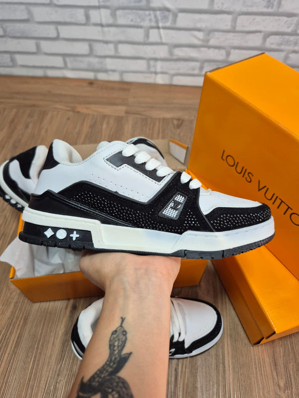 Tênis Lançamento Louis Vuitton LV Trainer Cravejado