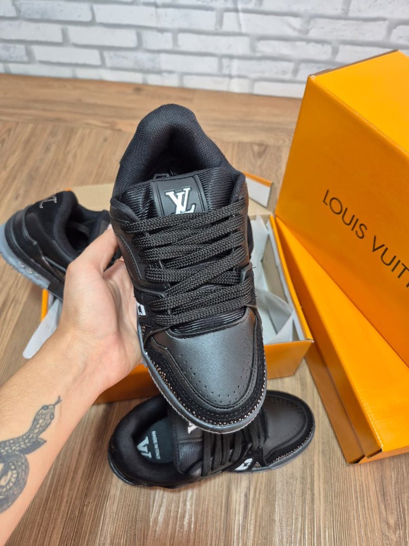 Tênis Lançamento Louis Vuitton LV Trainer Cravejado