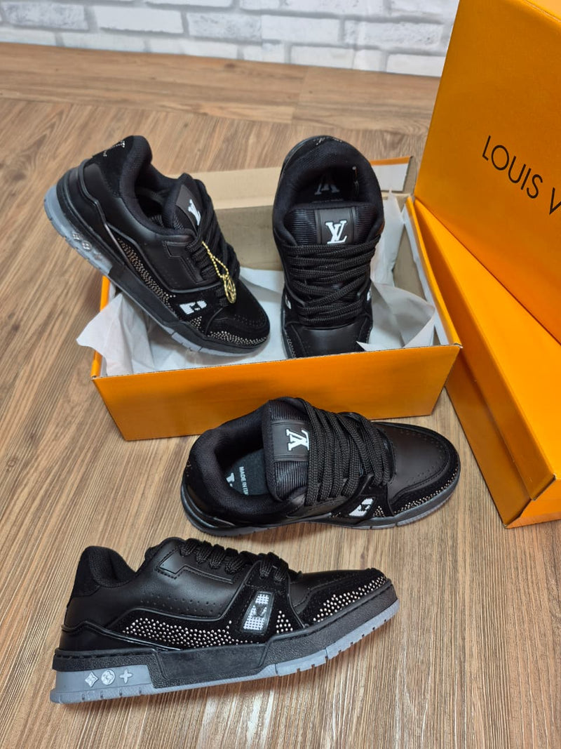 Tênis Lançamento Louis Vuitton LV Trainer Cravejado