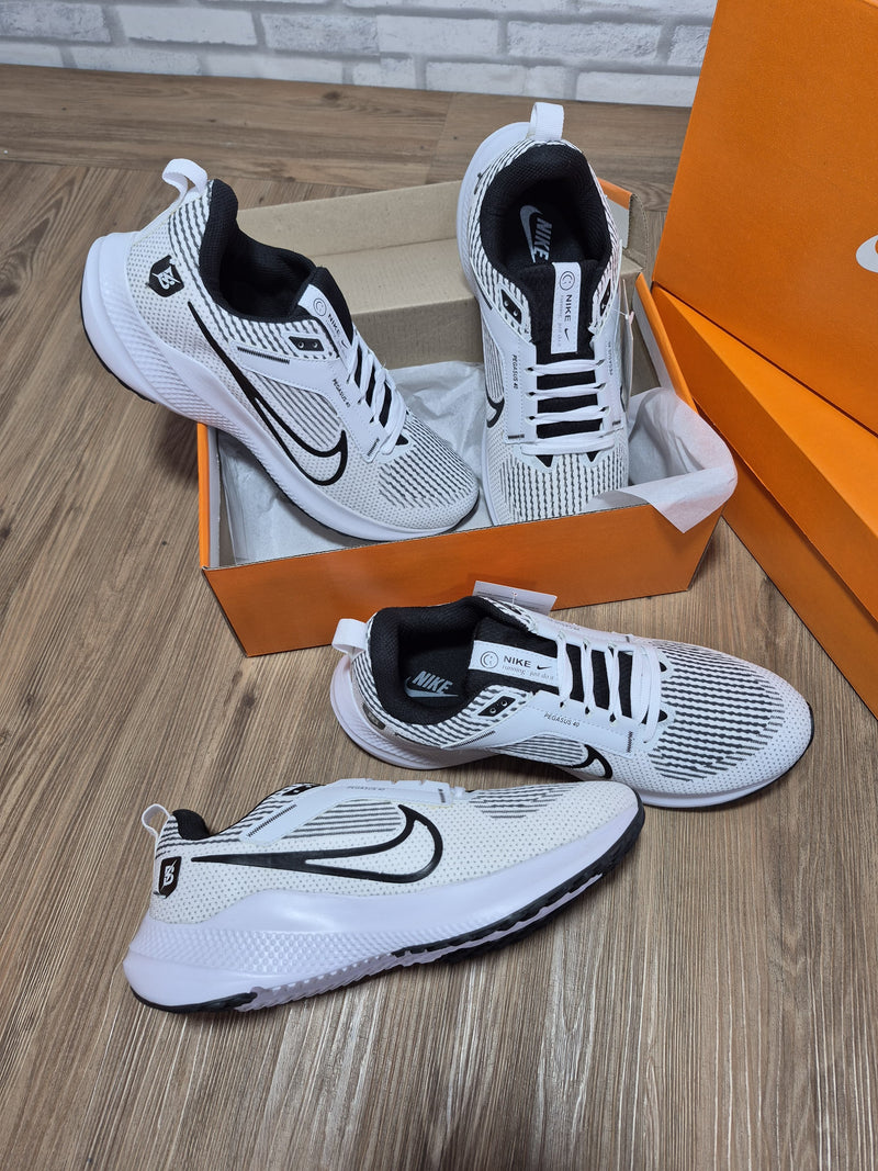 Tênis Nike Pegasus 40