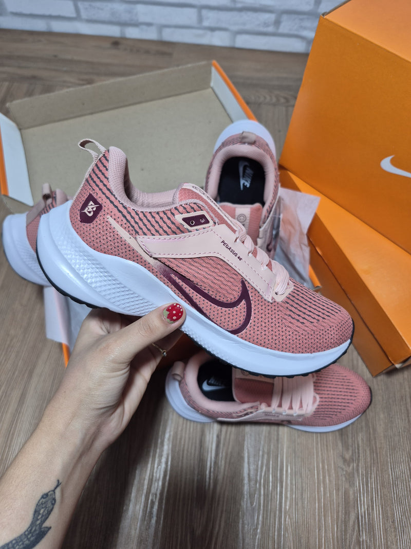 Tênis Nike Pegasus 40
