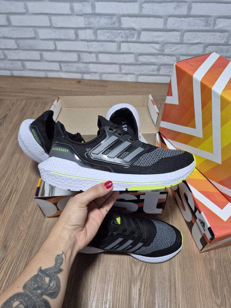 Tênis Adidas UltraBoost Masculino