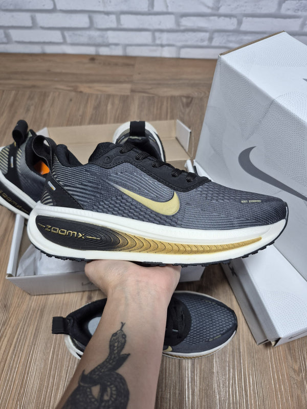 Tênis Lançamento Nike Zoom Vomero 18 Masculino
