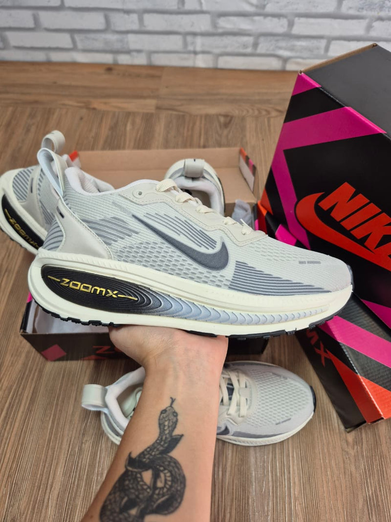Tênis Lançamento Nike Zoom Vomero 18 Masculino